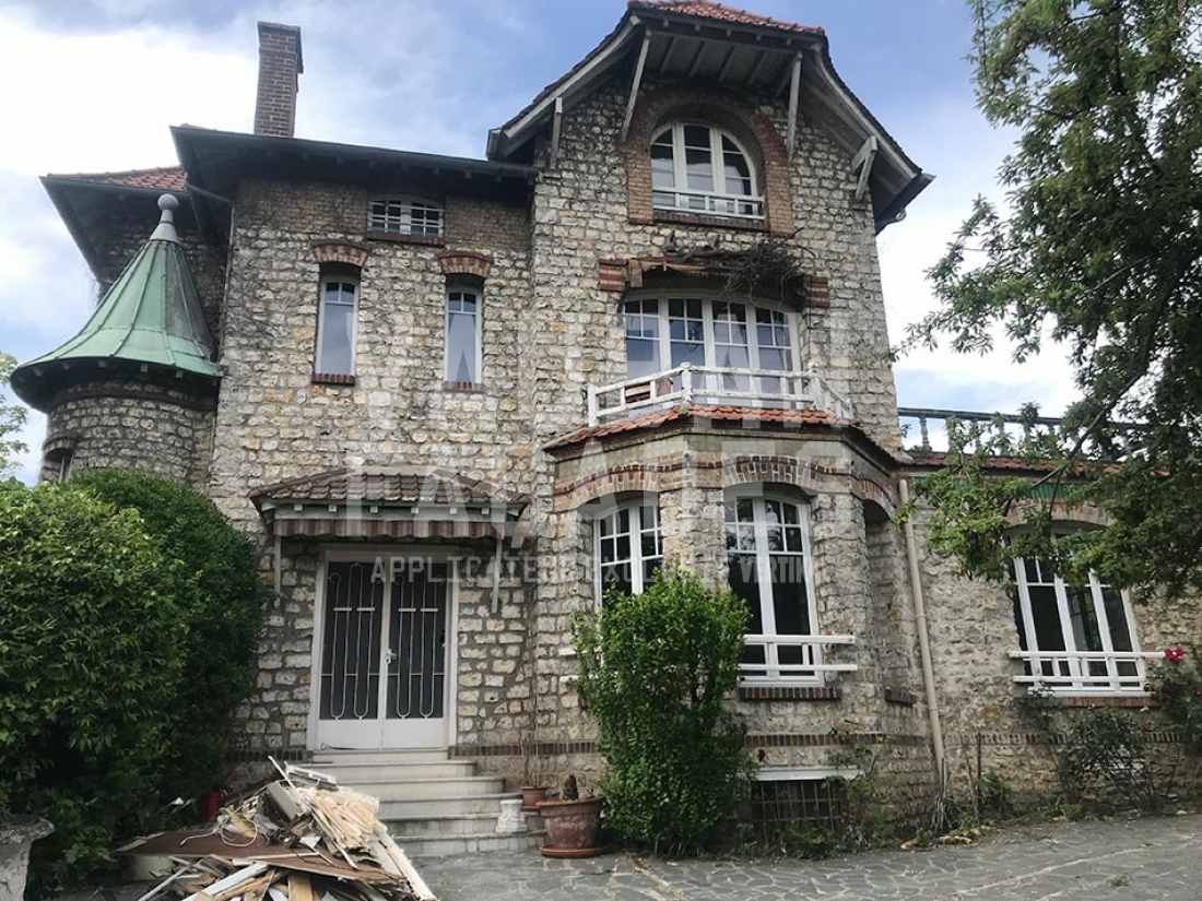 Ravalement de façade d'un hôtel particulier à Neuilly-Plaisance - Avant les travaux