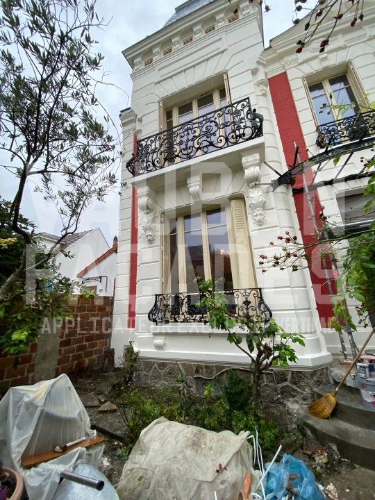 Peintures façades d'une maison à Rosny-sous-Bois, 93064, Seine-Saint-Denis